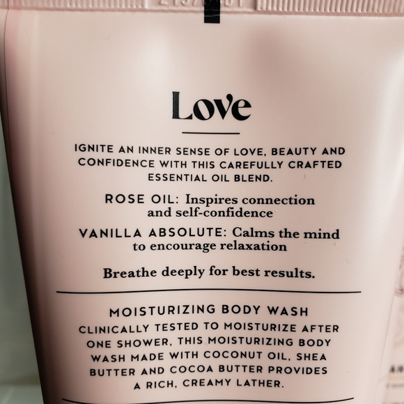 BBW LOVE ROSE VANILLA MOISTURIZING BODY WASH X4 - Picture 2 of 2
